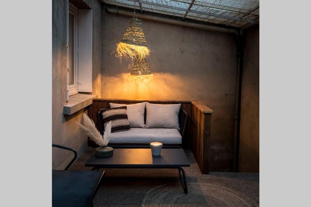 L'Etage Et Son Patio Appartement Ruelle-sur-Touvre Buitenkant foto