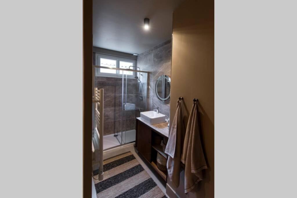 L'Etage Et Son Patio Appartement Ruelle-sur-Touvre Buitenkant foto